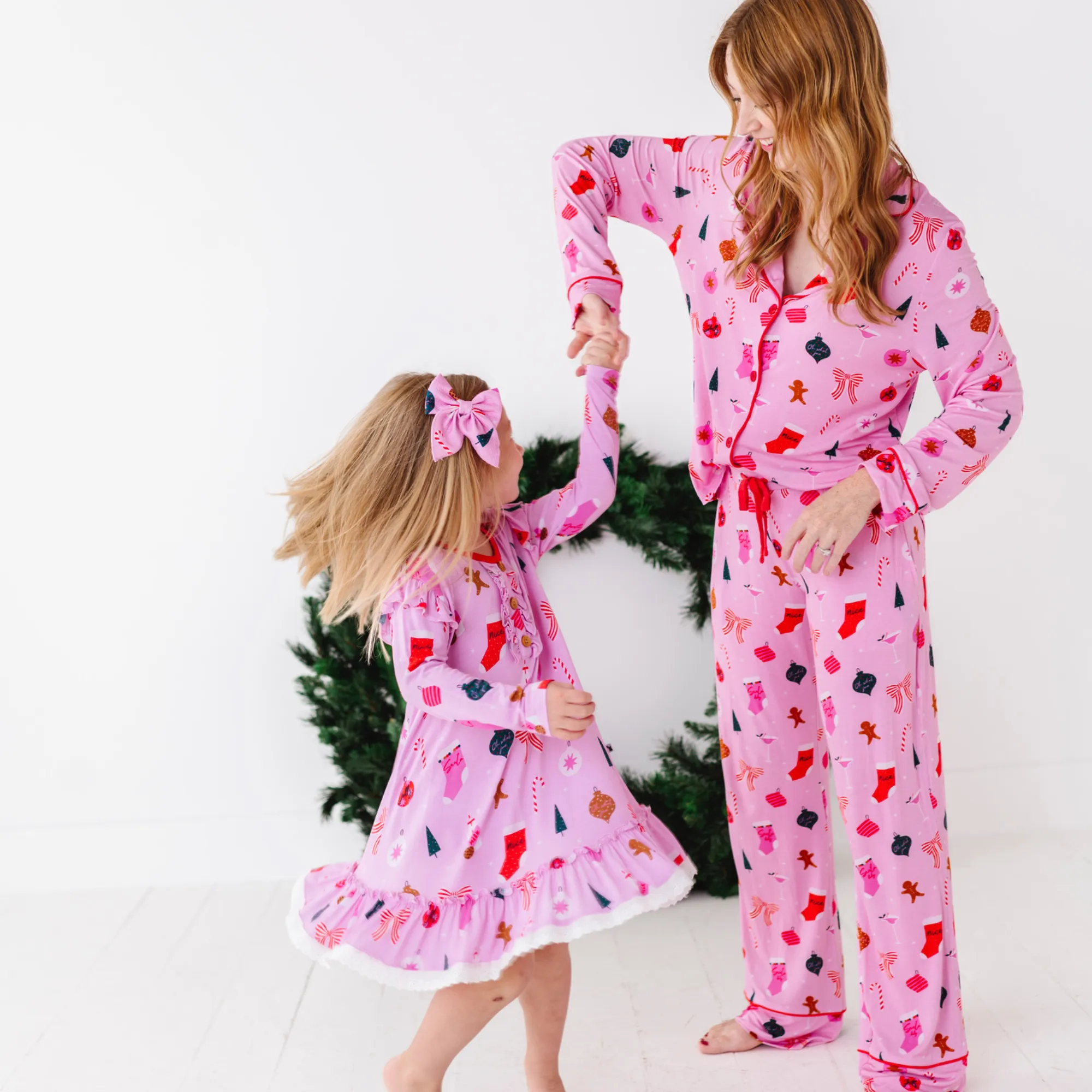 Merry Pinkmas "Mistle-Toast" Mama Luxe Lounge Set