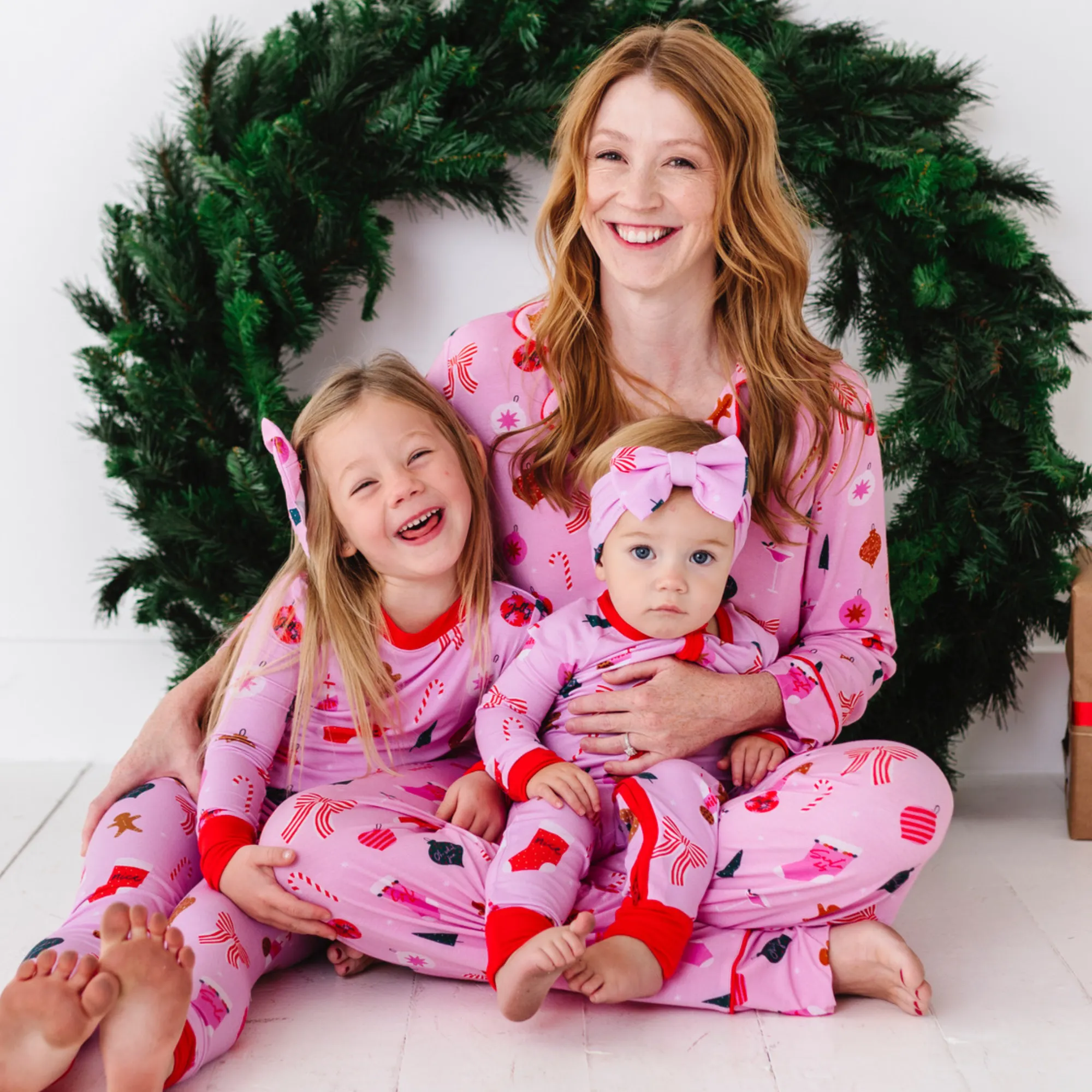 Merry Pinkmas "Mistle-Toast" Mama Luxe Lounge Set