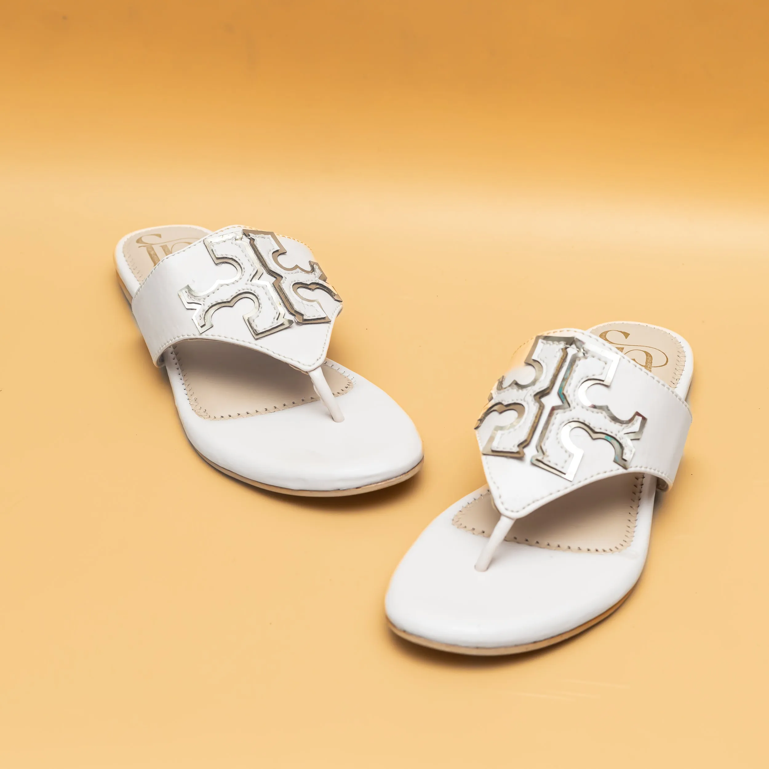 Metallic Detail Flat - Cream
