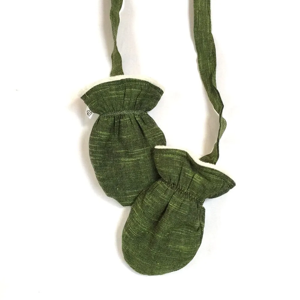 Mittens in Green Frog Ribbit