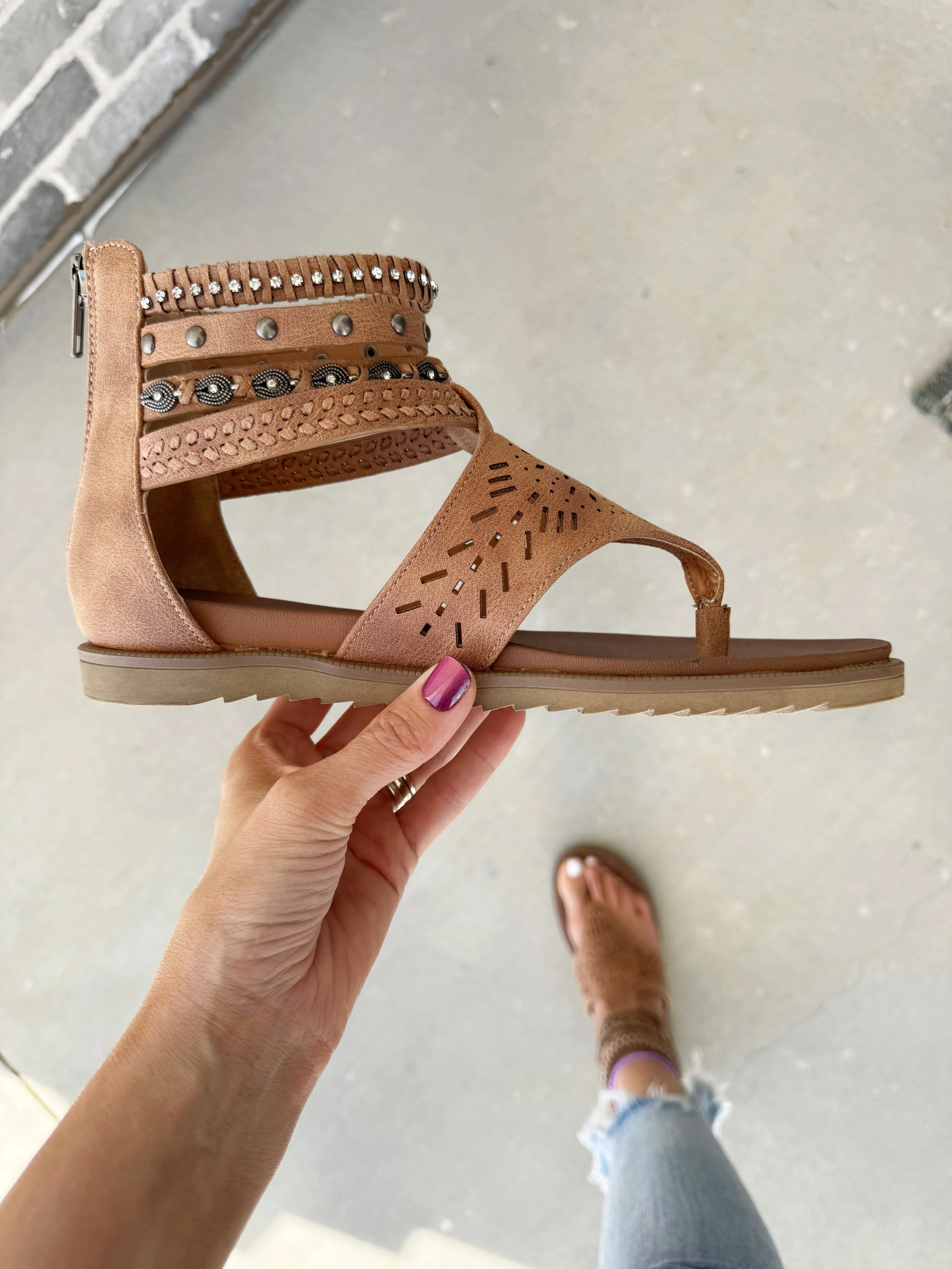 Very G Mazey Sandals in Nude